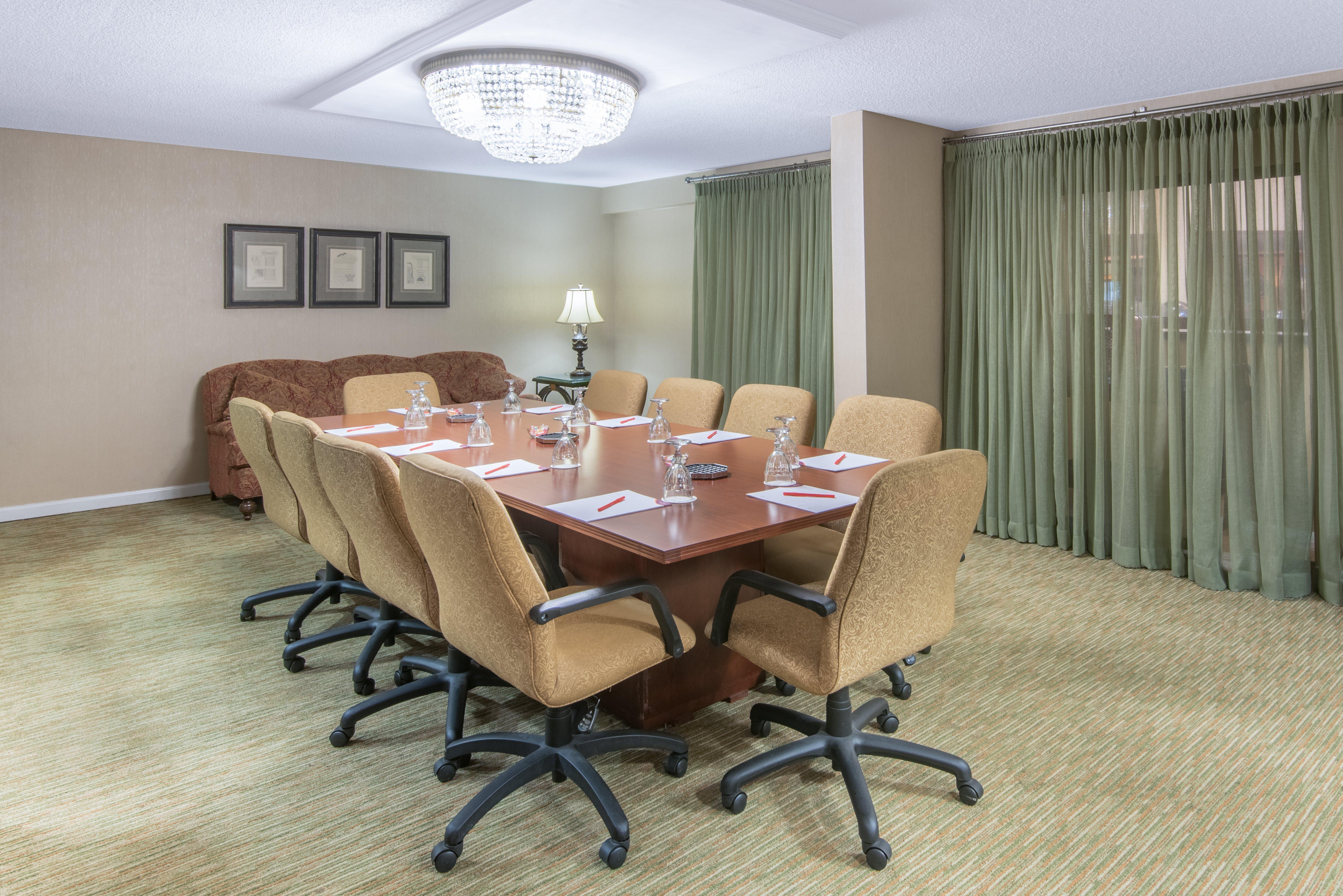 Crowne Plaza Hotel Hickory By Ihg Extérieur photo