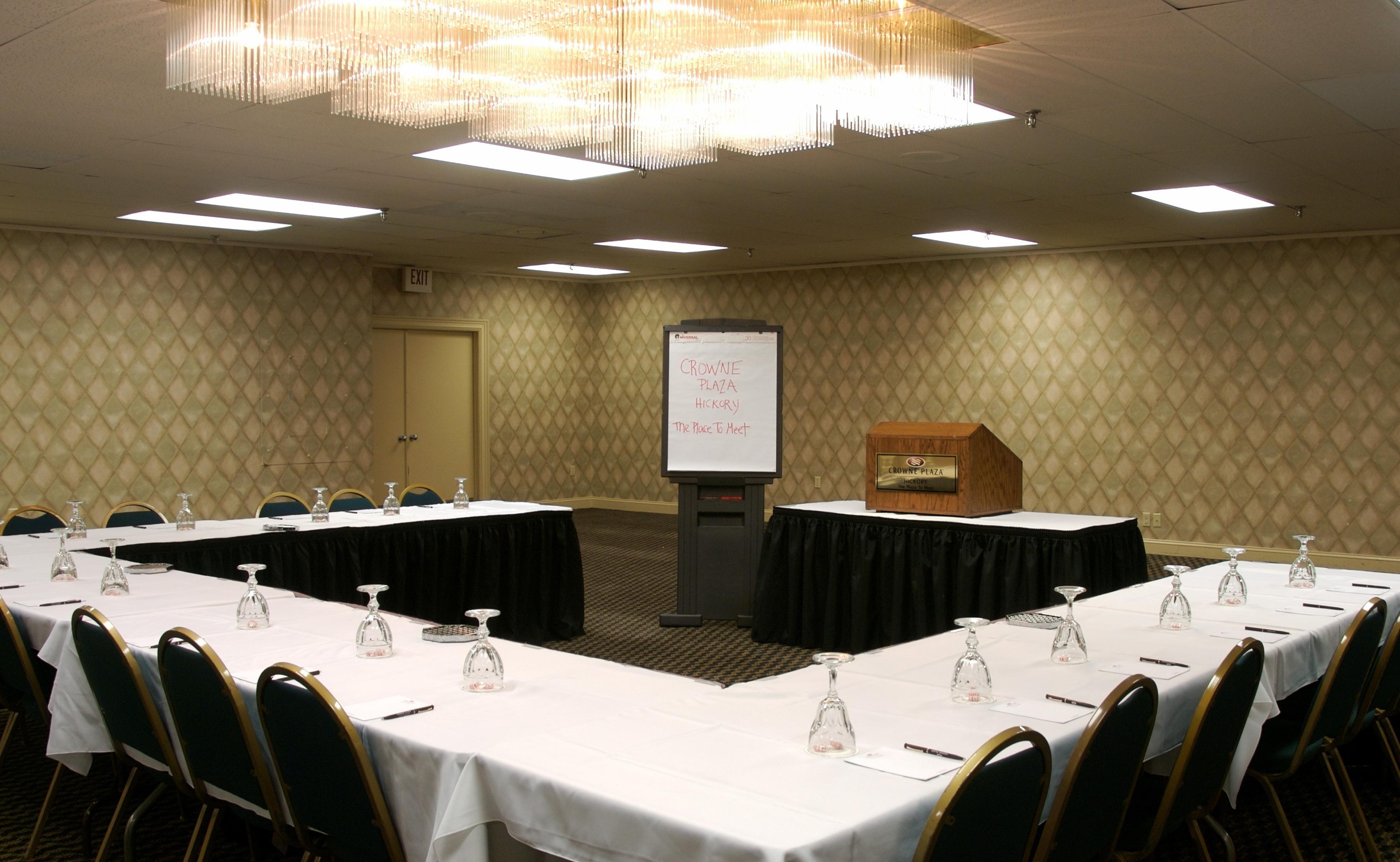 Crowne Plaza Hotel Hickory By Ihg Extérieur photo