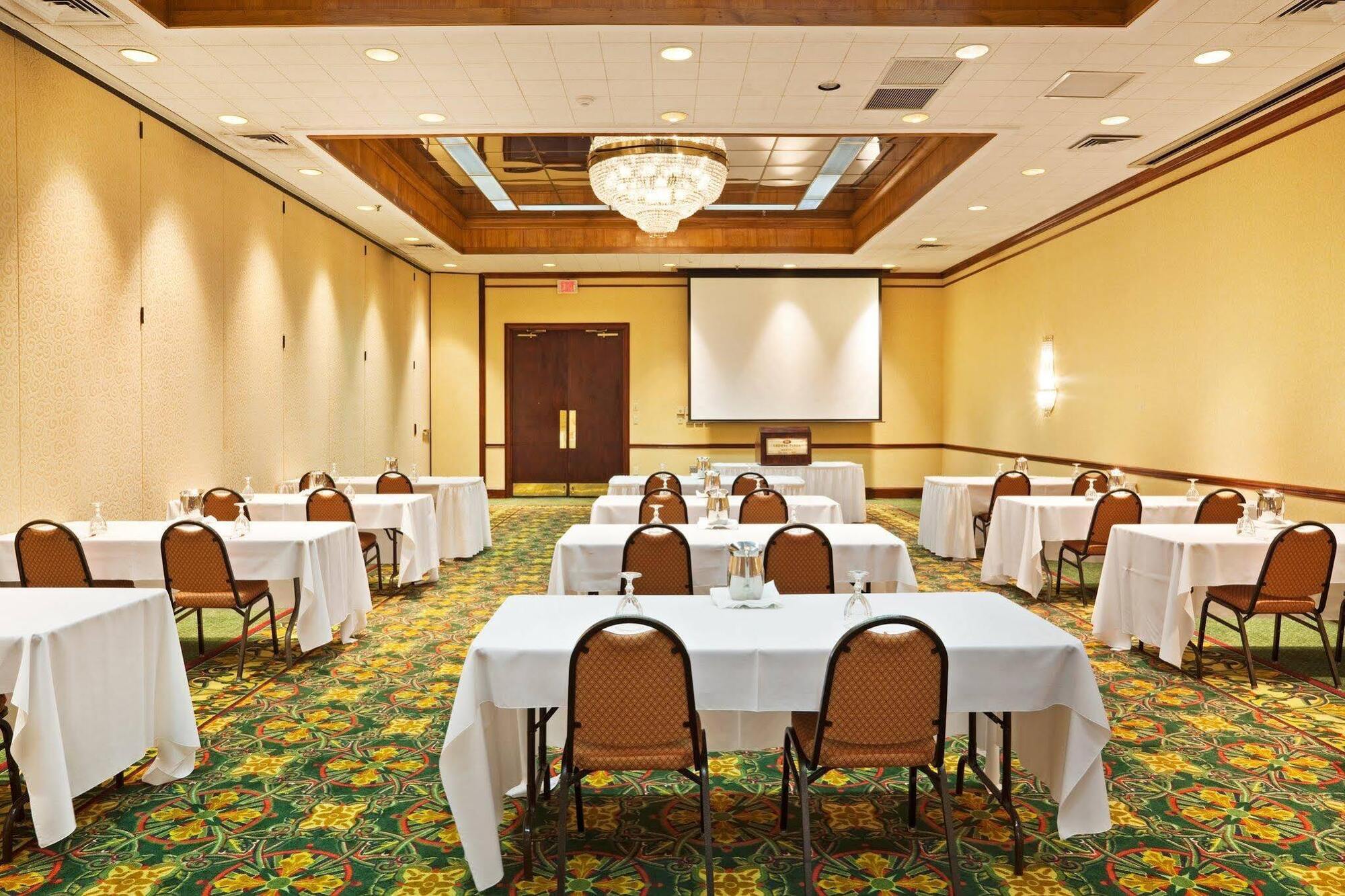 Crowne Plaza Hotel Hickory By Ihg Extérieur photo